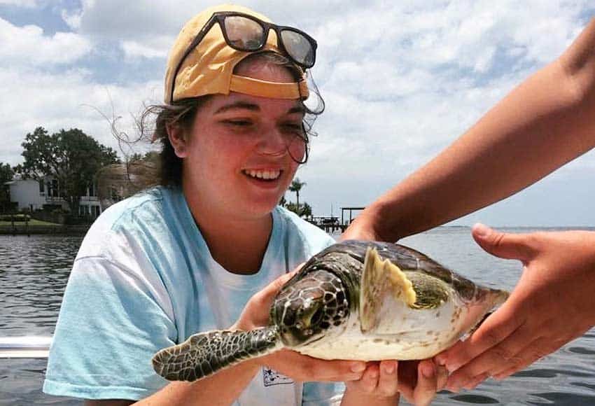 Biology Senior Spending her Summer Swimming with Sea Turtles